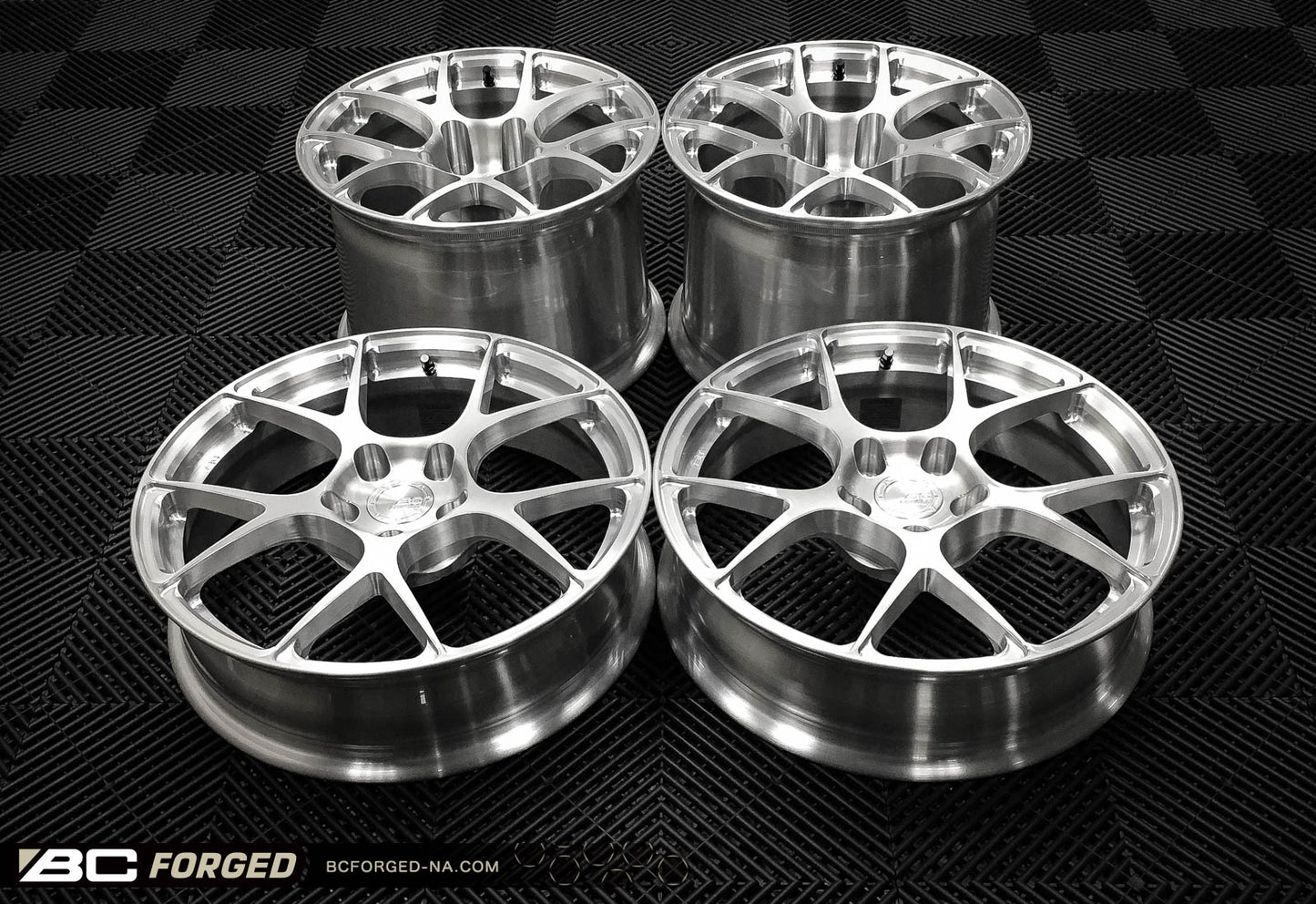 Ford Mustang SN95 18" 15" RS41