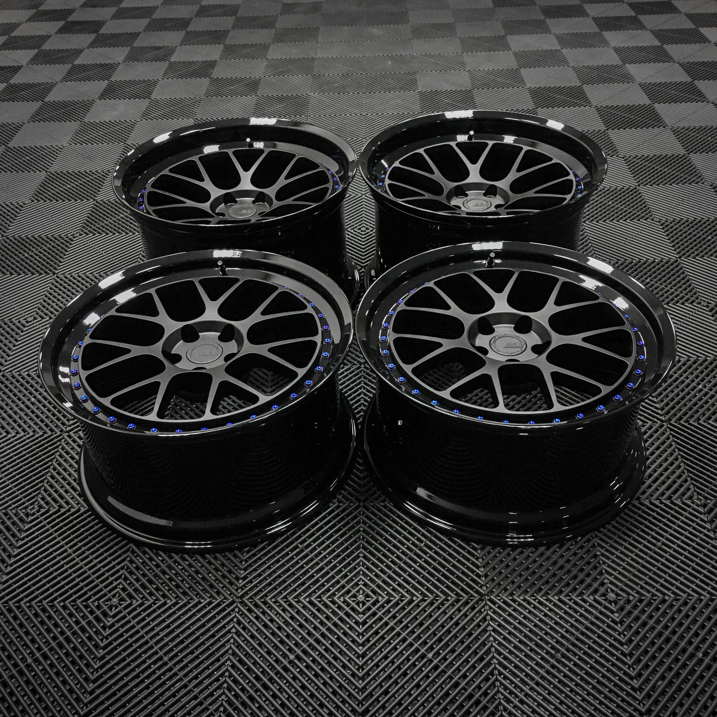 Nissan GTR R35 20" LE72