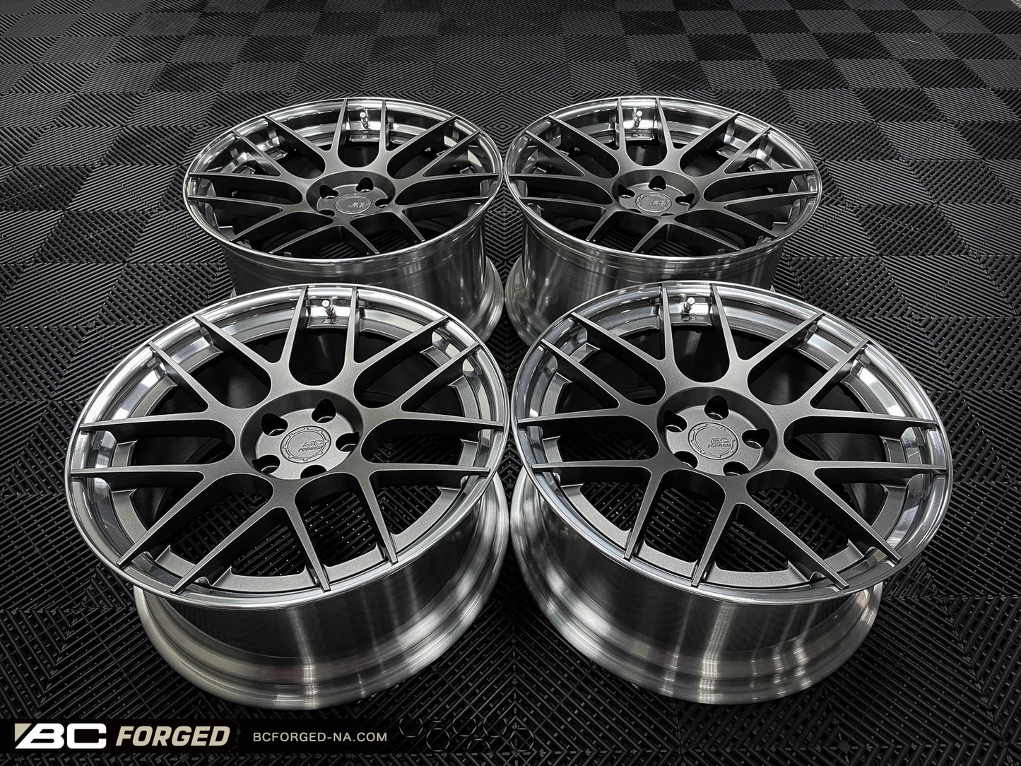 BMW M550I X-Drive 20" HC040