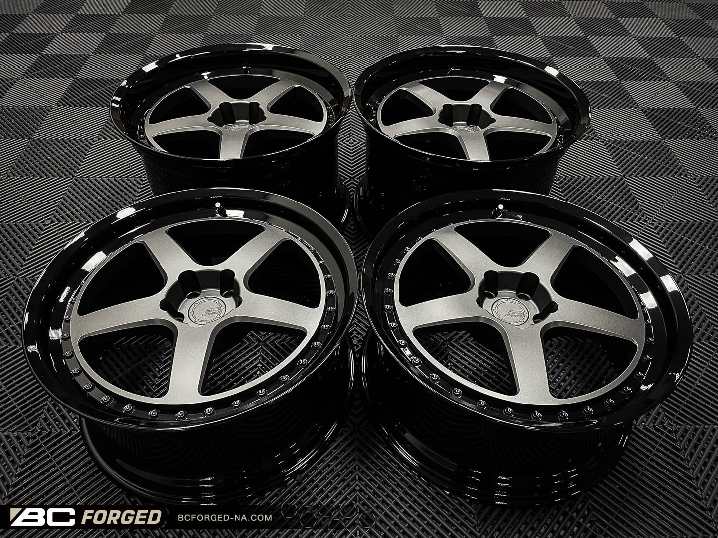 Audi R8 Gen 1 (Lowered) 20" LE05