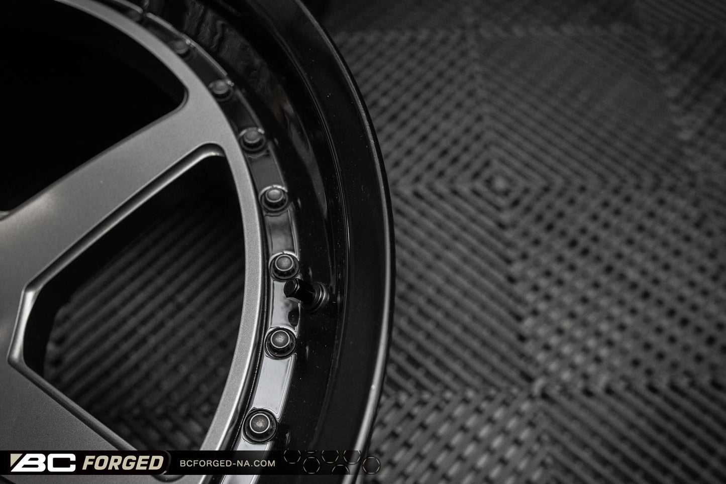 Nissan GT-R R35  20" LE61