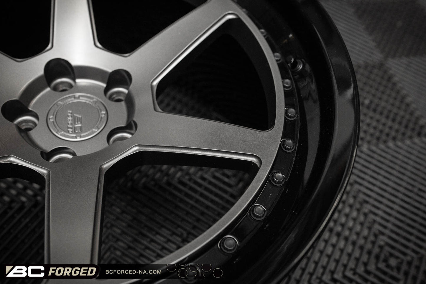 Nissan GT-R R35  20" LE61